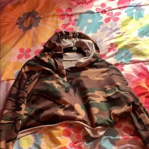 Camouflage crop top